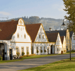 Malebná obec s námestím